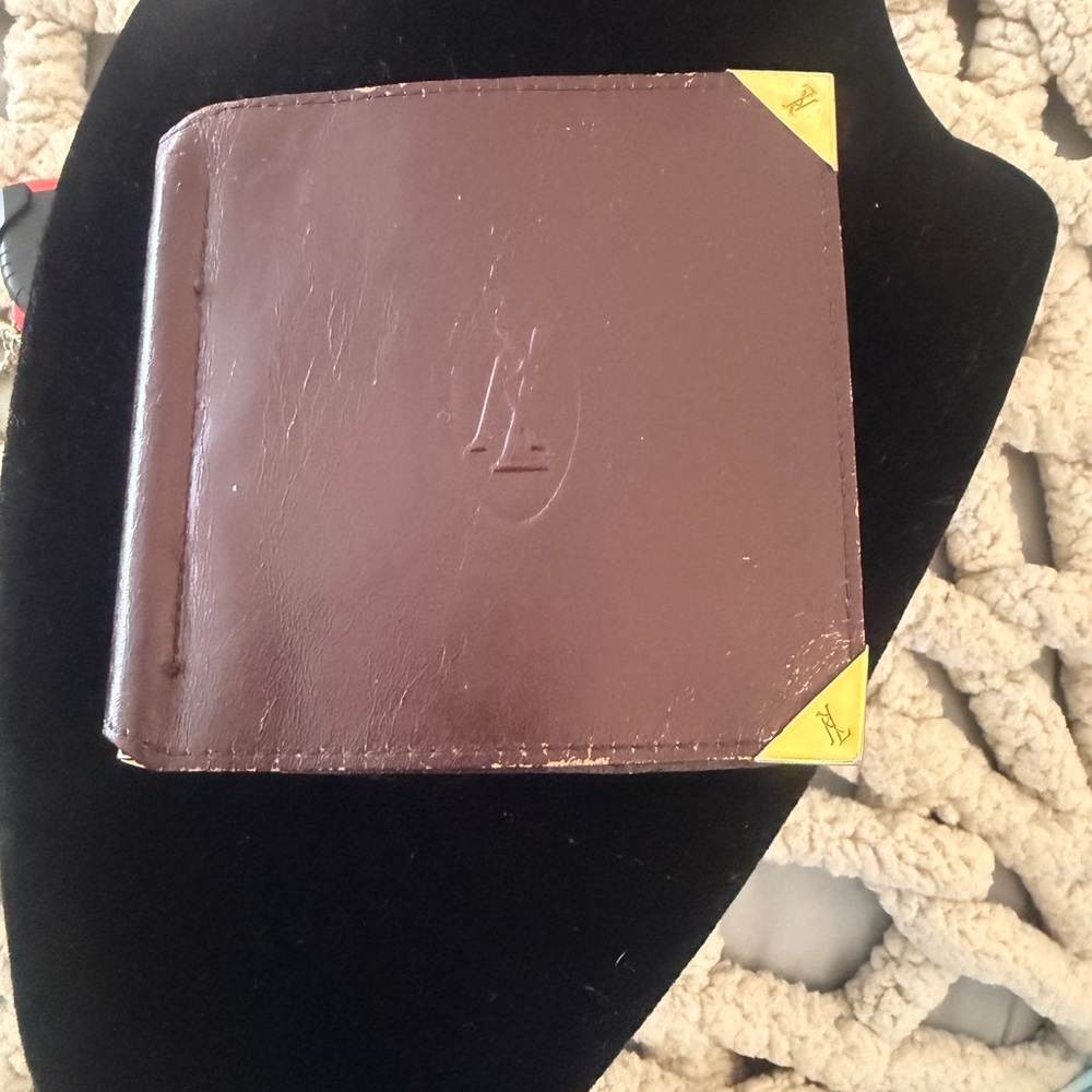 Laurent Roma Leather Bi-Fold Wallet with Gold Corner Accents - Burgandy